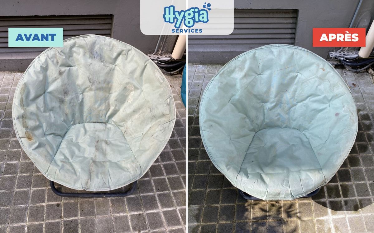 Avant / après : fauteuil rond en tissu clair marqué, puis nettoyé